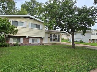 13 Floweridge Ln, Florissant, MO 63031