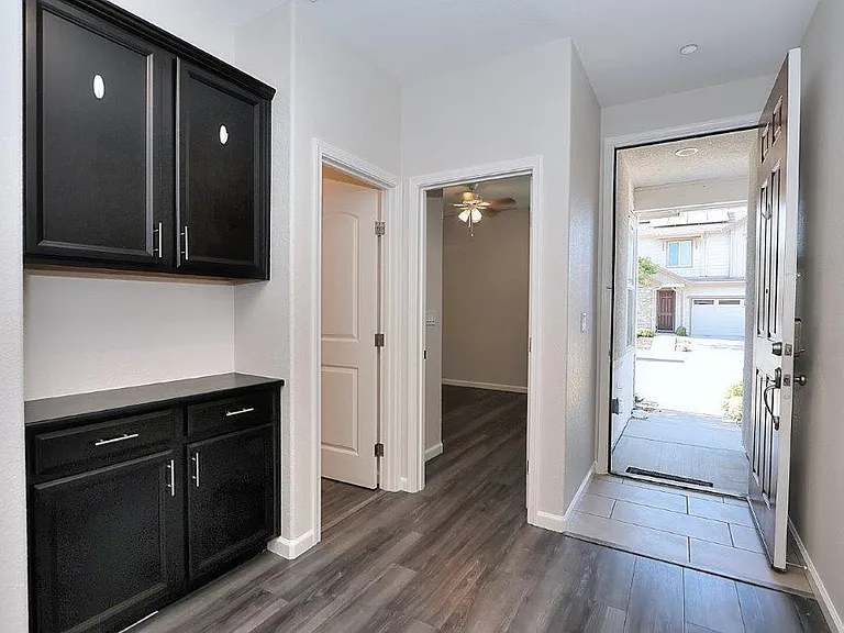 9049 Hourglass Cir — Photo 6