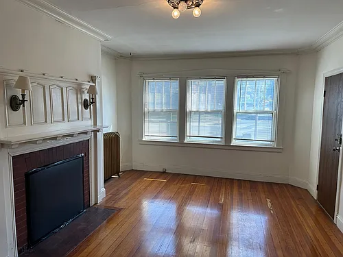 102 Mount Auburn St Photo 1