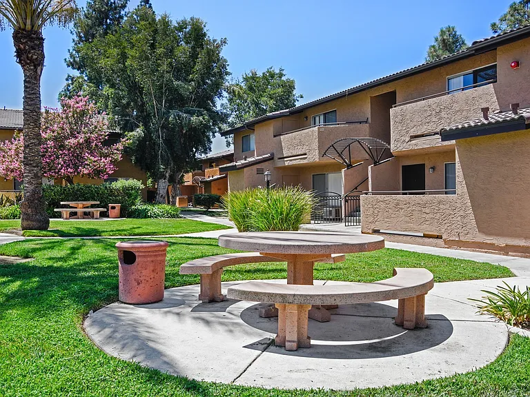 Seating and picnic areas located throughout Hidden Cove I