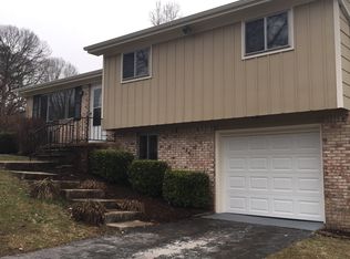8414 Shadowood Dr, Hixson, TN 37343