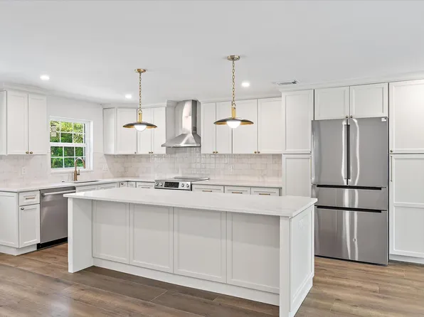 109 E RIVERSIDE Drive, Jupiter, FL 33469