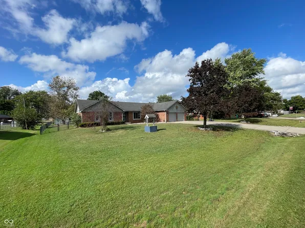 226 Poplar Grove Dr, Avon, IN 46123