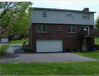 4th image of 4071 Briarwood Dr
