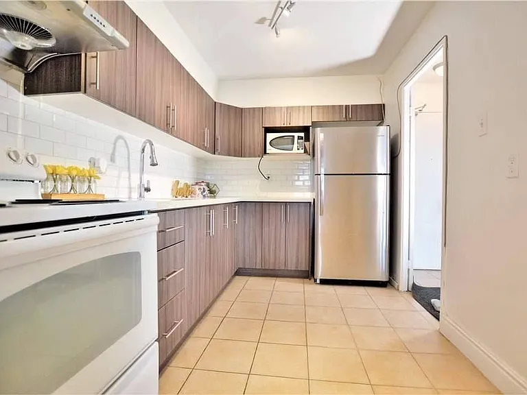 2550 Pharmacy Ave #212 — Photo 9