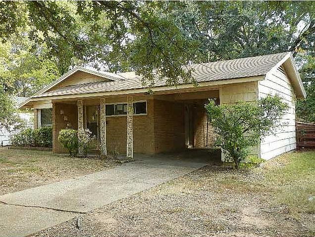 1st image of 2027 Vivian St