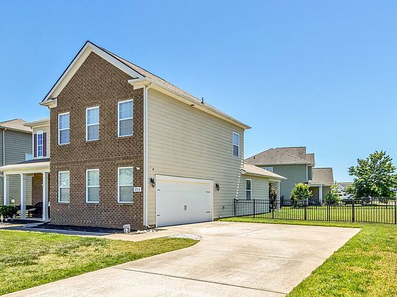 3rd image of 3713 Sweetbriar Ave