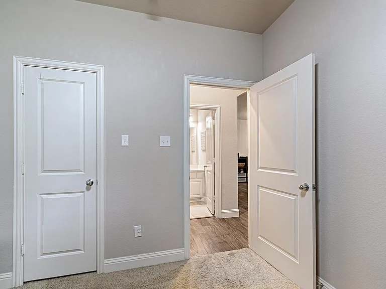 3515 Washington Dr — Photo 14