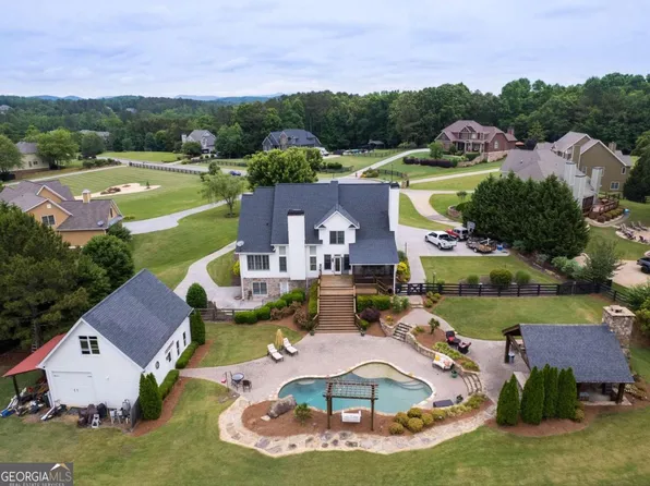 16 Lake Point Dr SE, Cartersville, GA 30121