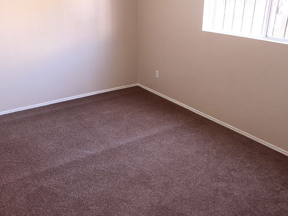 4th image of 4615 S Hoover St APT 2