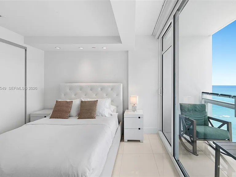 6801 Collins Ave #LPH06-DOORLPH14 — Photo 23