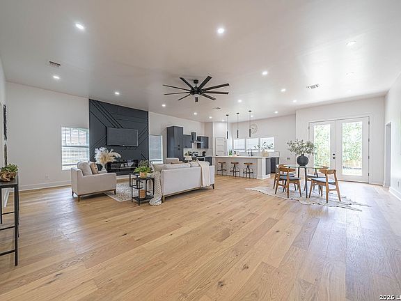 2nd image of 539 BRIGHTWOOD PL