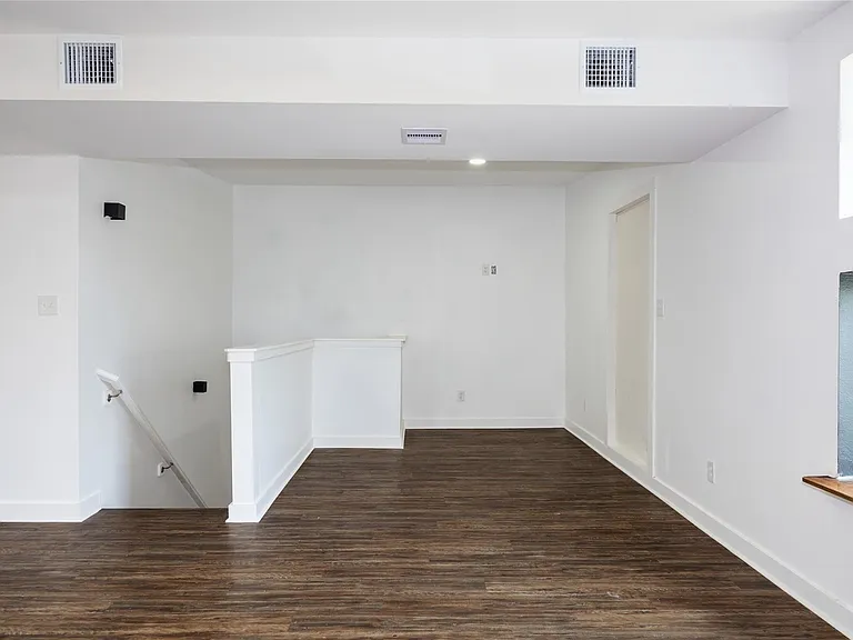 10930 Exeter St #B — Photo 13