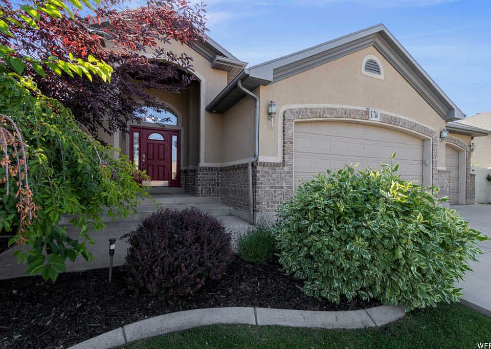 1st image of 11746 S Lake Stone Cir