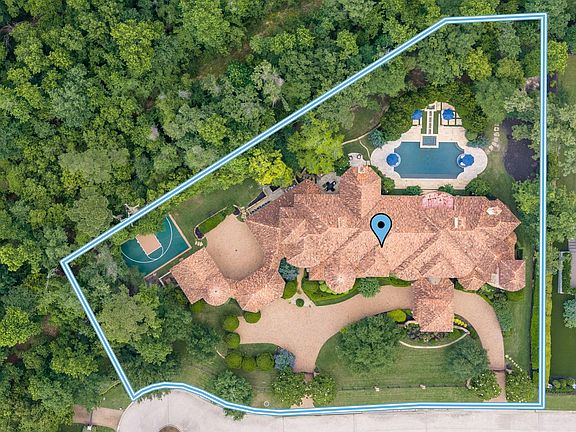 3rd image of 66 Hallbrook Way