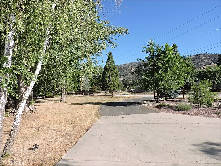 26931 Columbia Way — Photo 11