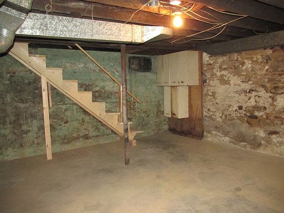 2nd image of 161 Main St
