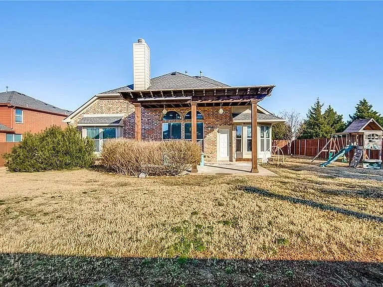 2485 Mackinac Dr — Photo 24