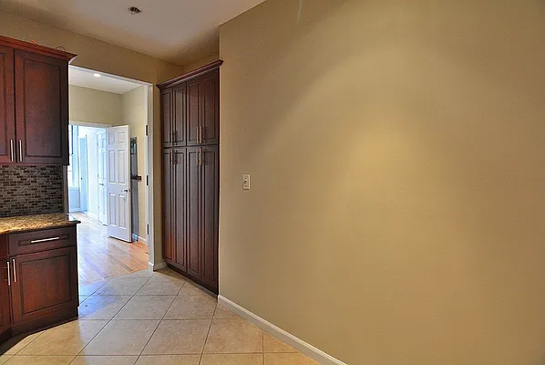 Rented by Hagstrom Management Inc | media 18