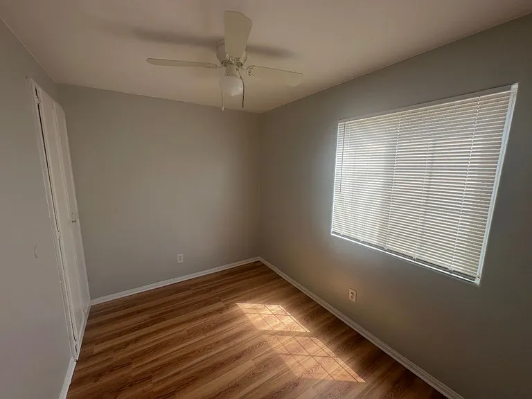 1042 Gaviota LB — Photo 6