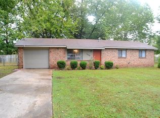 1009 N 30th St, Rogers, AR 72756