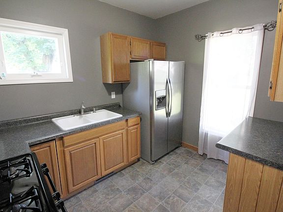 2nd image of 67 Penn St