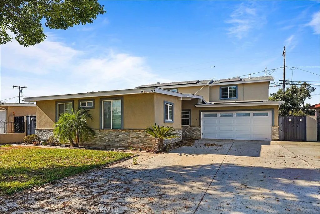 5 bed, 2474 sqft, $7,500 — Photo 1