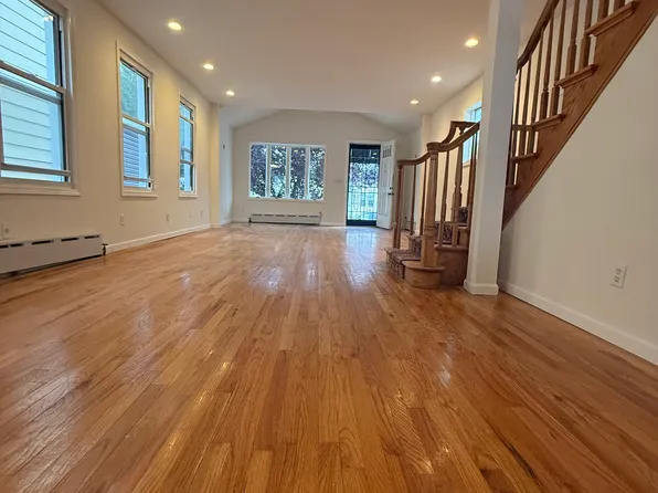 95-15 Pitkin Avenue image 3 of 26