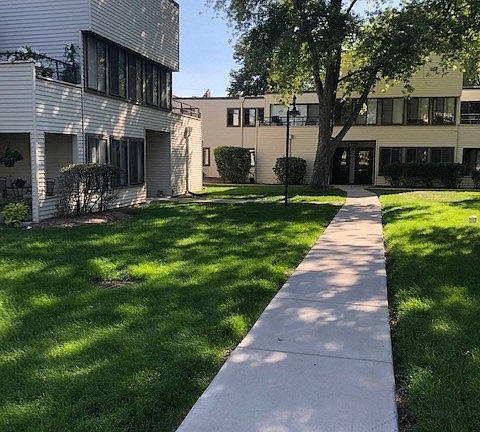 Courtyard Views
