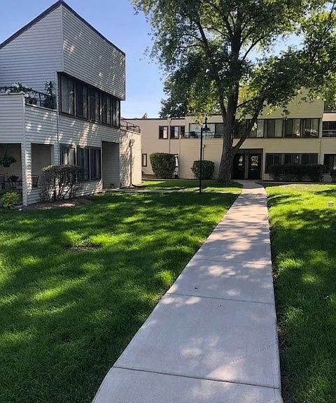 Courtyard Views