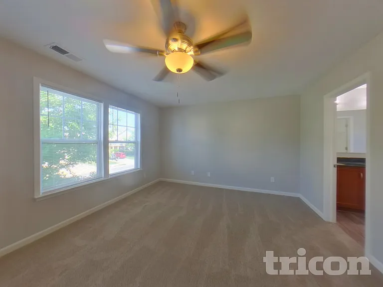 121 English Oak Ln — Photo 9