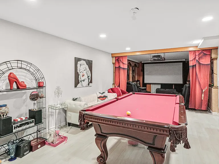 4 McNamara Dr — Photo 34