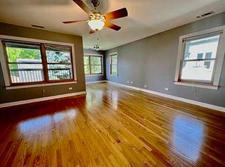 1938 W School St #10935954, Chicago, IL 60657