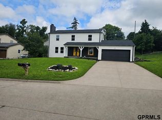 3808 Grebe St, Omaha, NE 68112