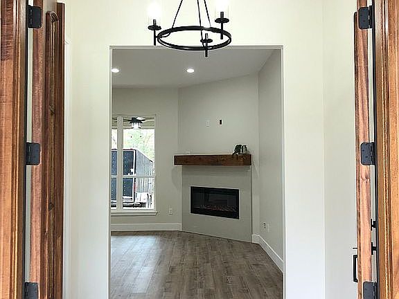 3rd image of 250 Liberty Ln