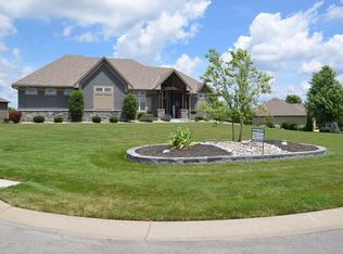 700 SW Estates Dr, Lees Summit, MO 64082