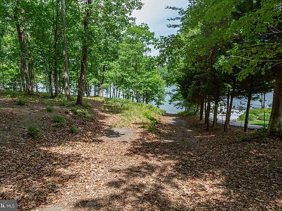 5th image of Old Mill Rd