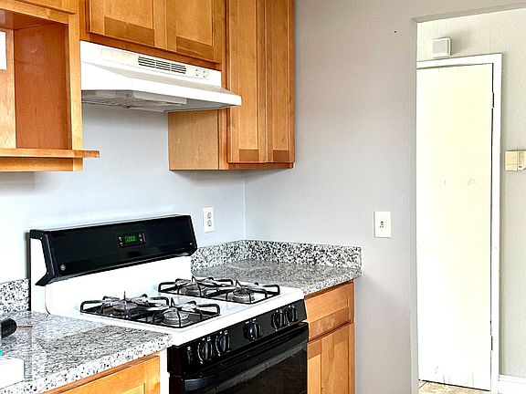 2nd image of 2544 Sue Ave