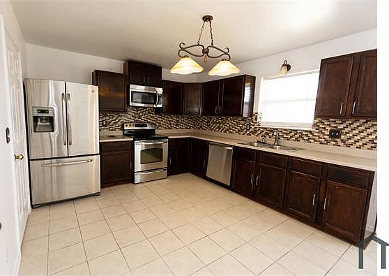 1st image of 3808 Littlerock Dr