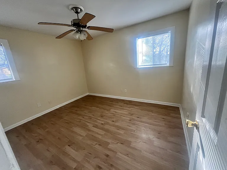 1886 Phillips Ave #B — Photo 6