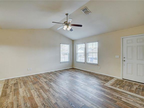 5th image of 808 Tufts Ln