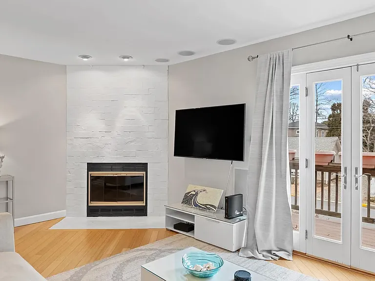 31B 6th St #31B — Photo 16
