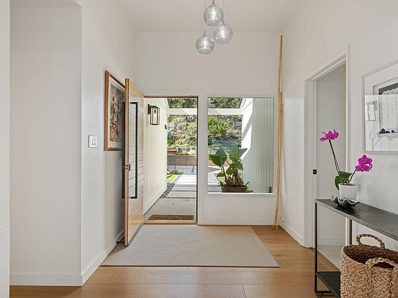 2nd image of 1505 La Coronilla Dr