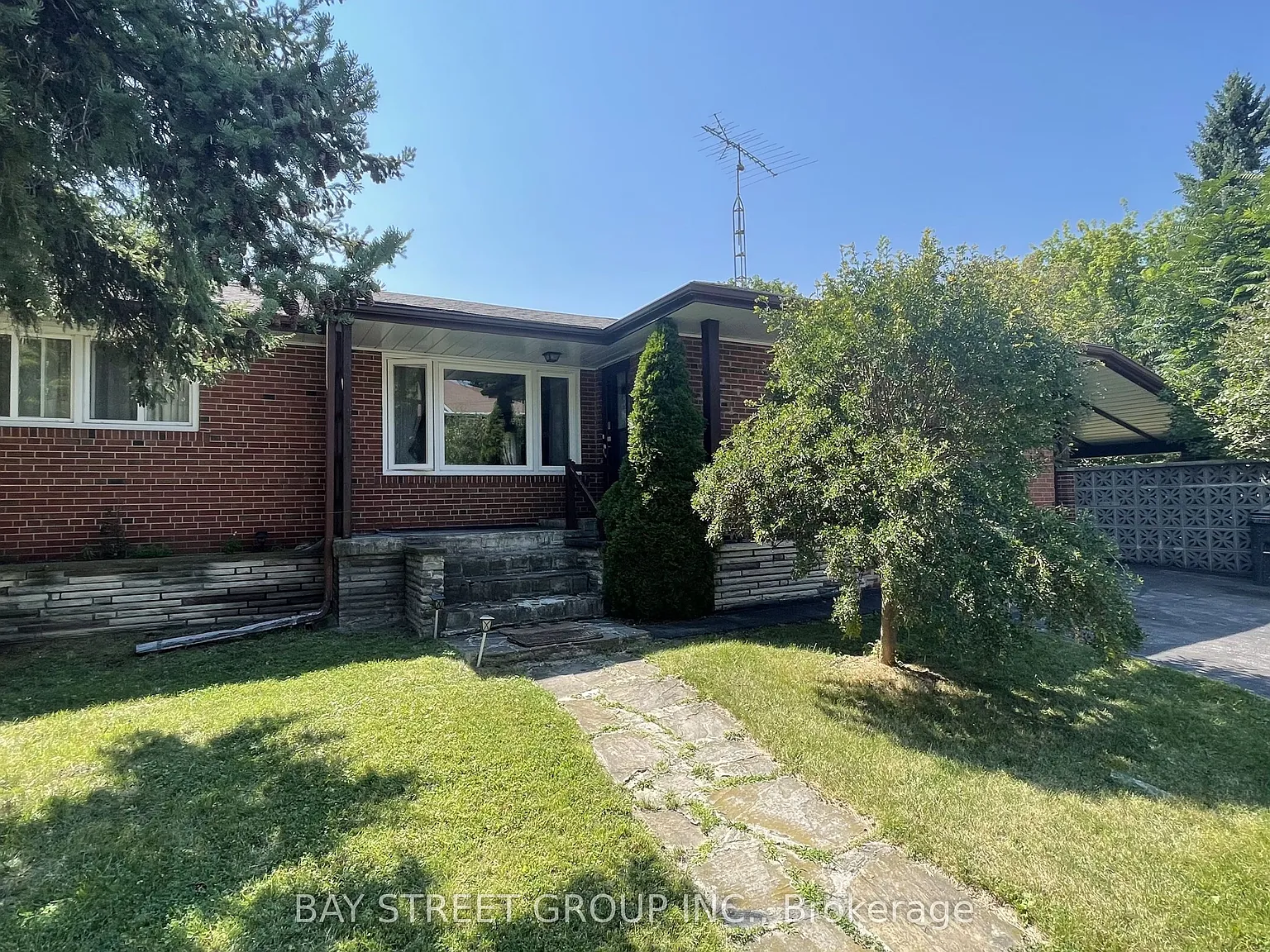 3 bed, $3,200 — Photo 2