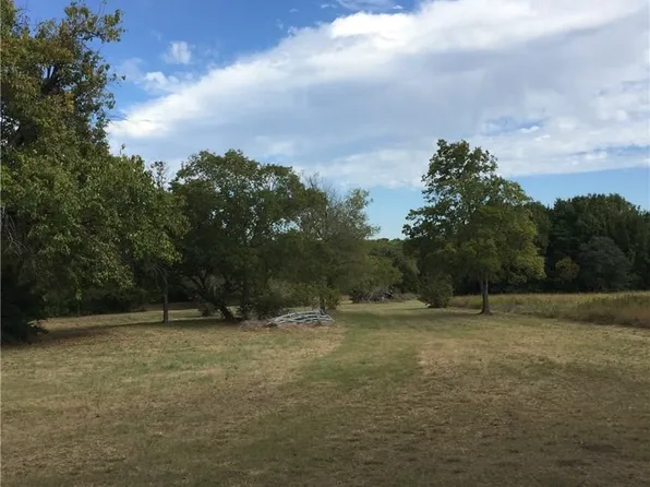 721 Rayburn Dr, Desoto, TX 75115