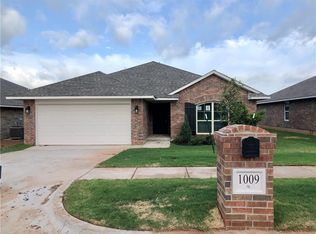 1009 Hickory Creek Dr, Yukon, OK 73099
