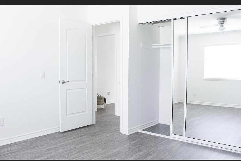 1st image of 20904 Bloomfield Ave #17
