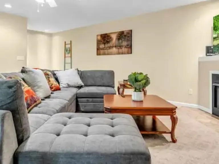 1066 Joffrey Dr — Photo 6