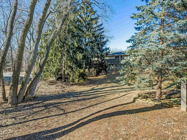 1302 N Gammon Rd — Photo 34