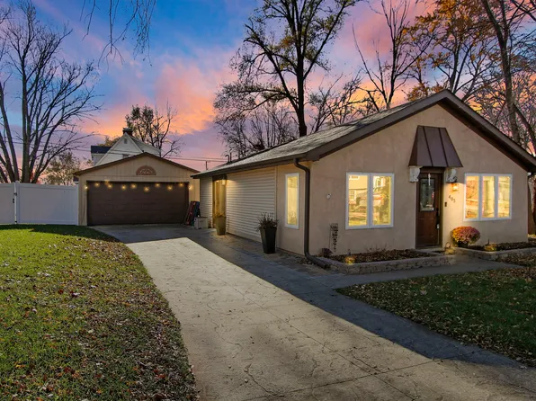 405 Northlake Rd, Lakemoor, IL 60051